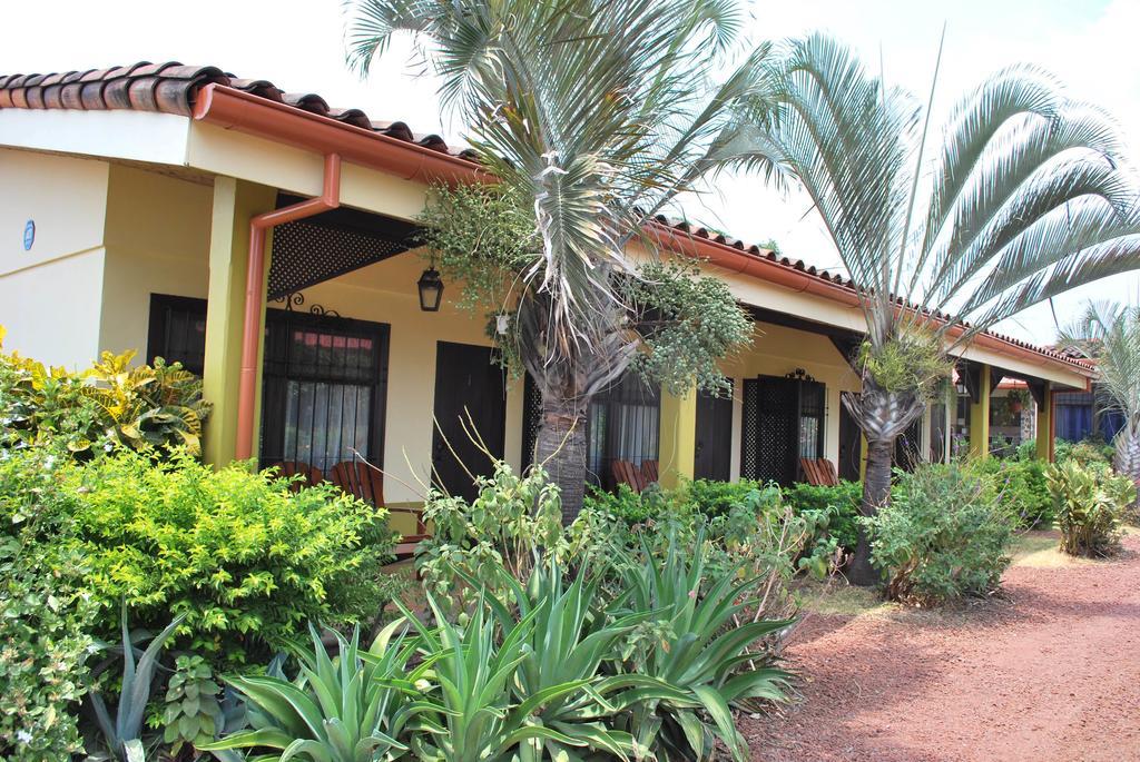 Dos Palmas Studio Apartments Río Segundo エクステリア 写真